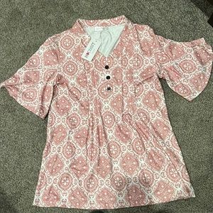 Brand new cute short sleeve top-
